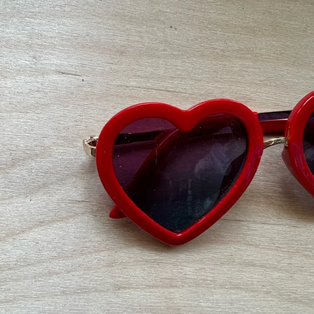 Kids heart sunglasses